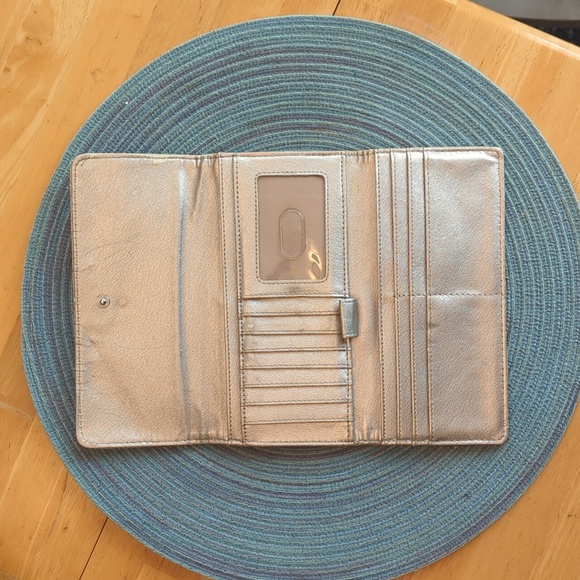 Nine West Quilted Cream Tri Fold Clutch/Wallet Classic Mothers Day Gift Idea - Picture 5 of 11